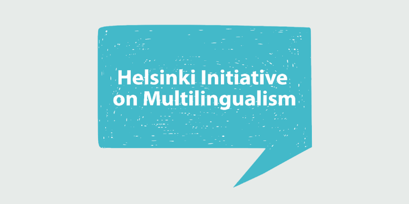 Piirroskuvassa sinisessä puhekuplassa teksti: Helsinki Initiative on Multilingualism